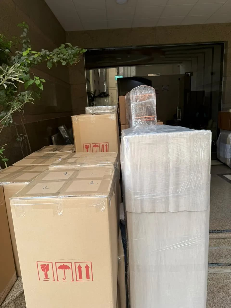 Smart Movers UAE crew packing and moving furniture in Dubai, UAE, job 12