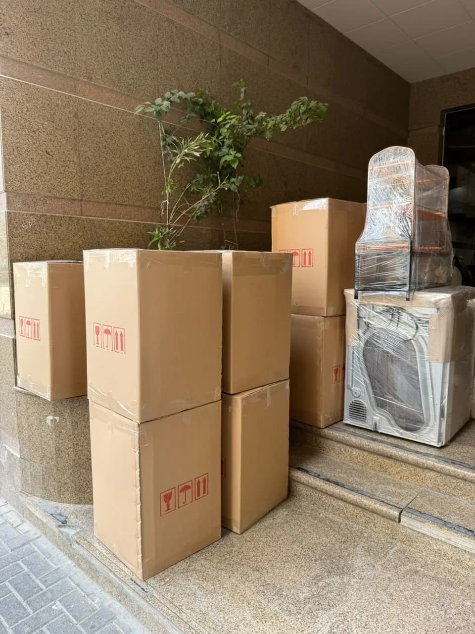 Smart Movers UAE crew packing and moving furniture in Dubai, UAE, job 14
