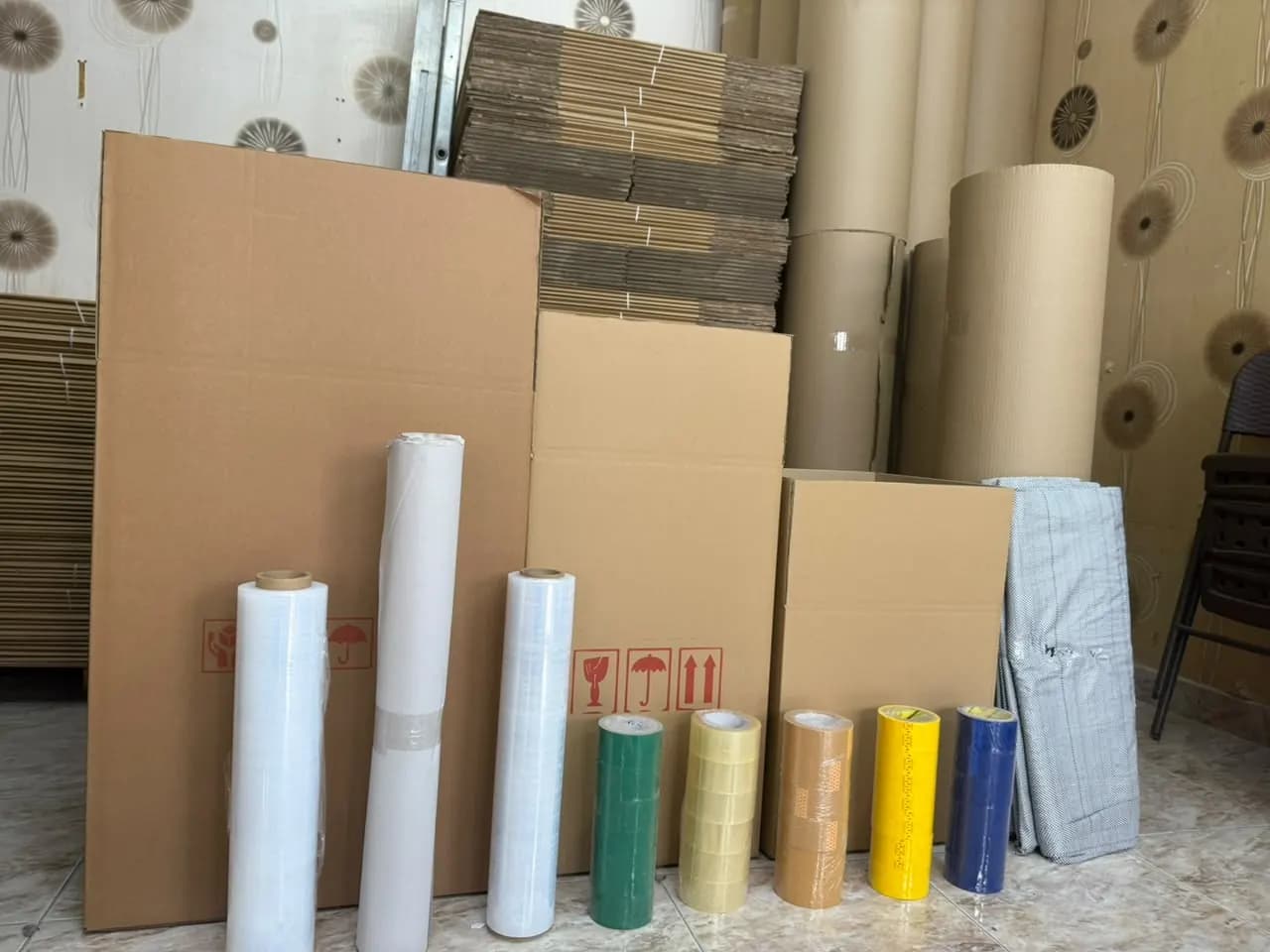 Smart Movers UAE crew packing and moving furniture in Dubai, UAE, job 17